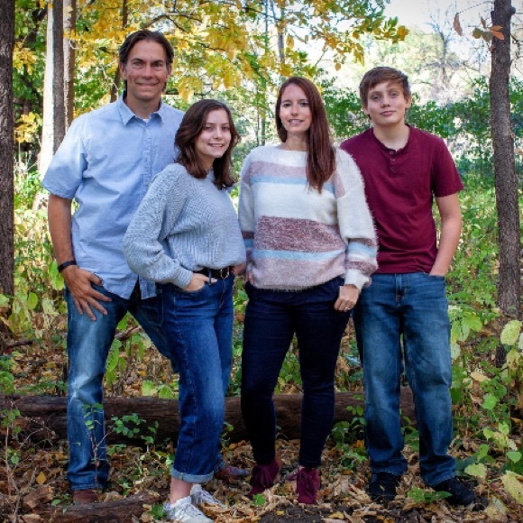 Meet your Posher, Lynnette - Picture 1 of 2